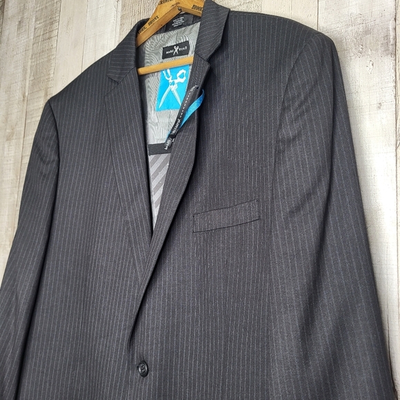 Marc Ecko Gray Pinstripe Blazer. 44L/38W. - Picture 6 of 16